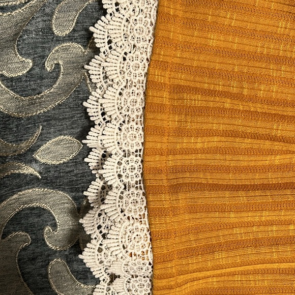 Girl fall/thanksgiving dress- texture knit dress with lace trim - size 5 - Picture 2 of 5